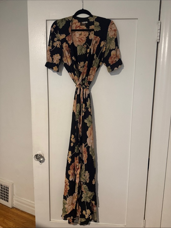 Reformation Dresses & Skirts - Reformation vintage Floral Wrap Maxi Dress in Black and Peach